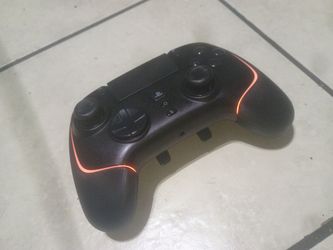 Razer wolverine pro v2 wireless Bluetooth controller with charger for PS5 and PC gaming