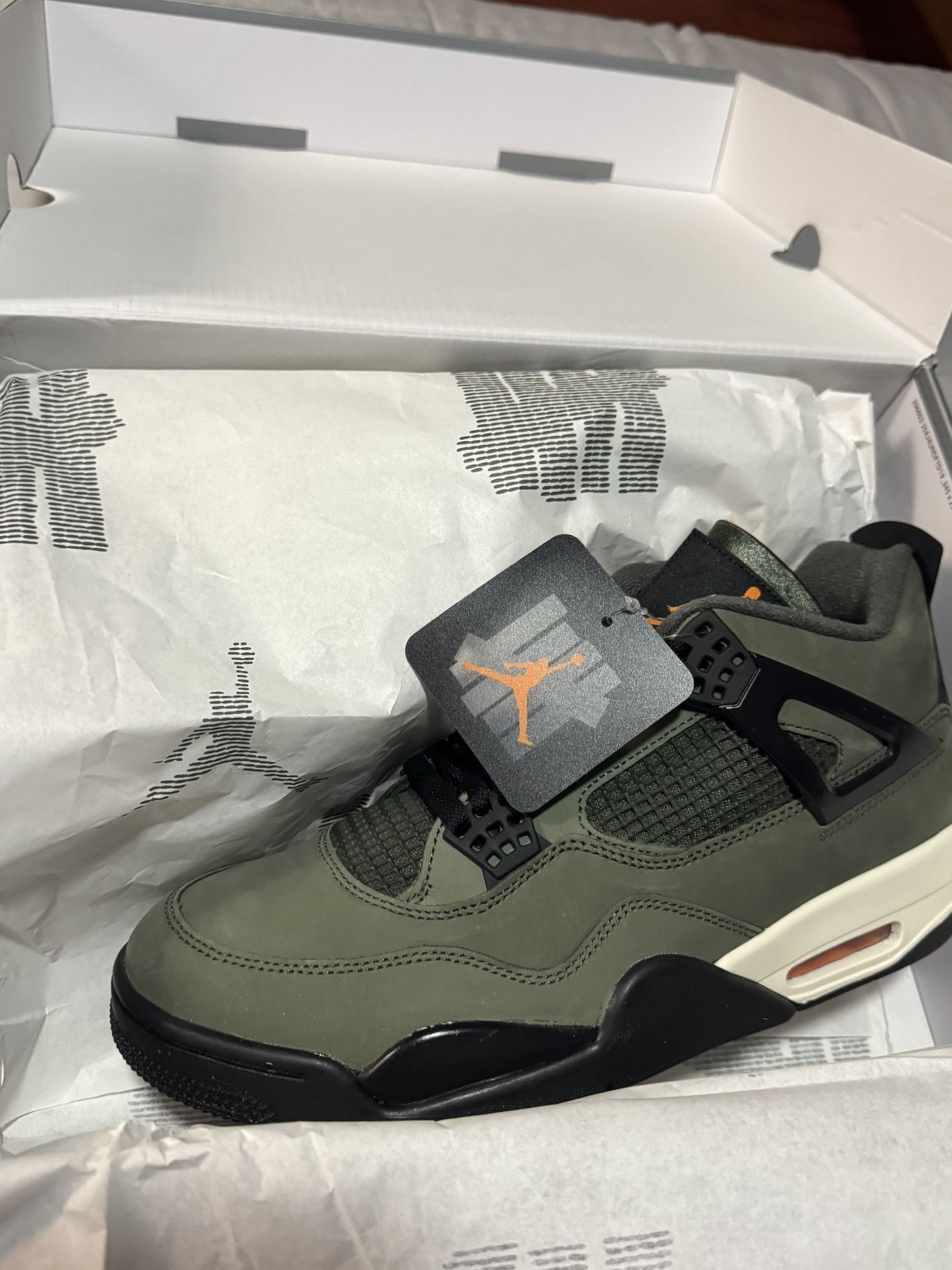 Jordan 4 Undefeated New Size 10.5