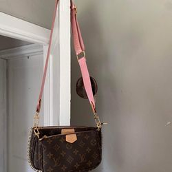 Purse With Pink Strap