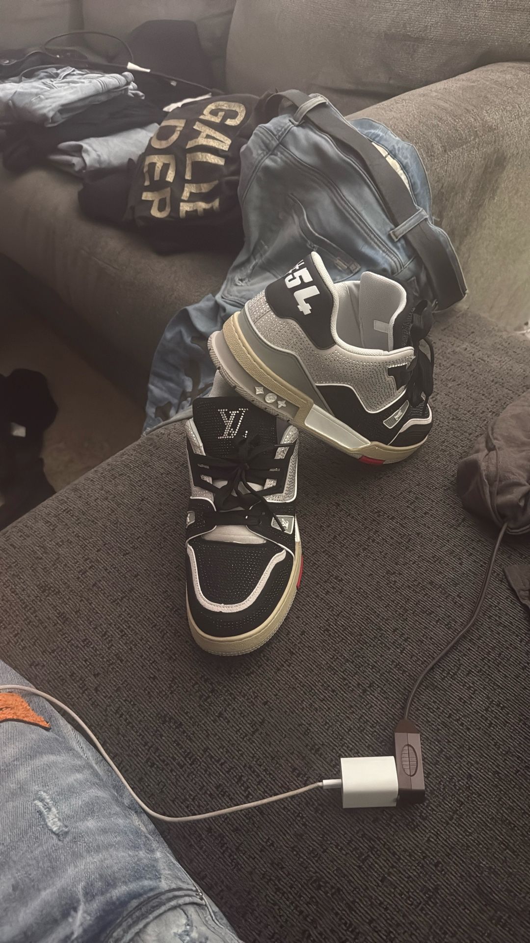 Louis Vuitton 44