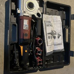Central Machinery 12 Amp Portable Electric Pipe Threader