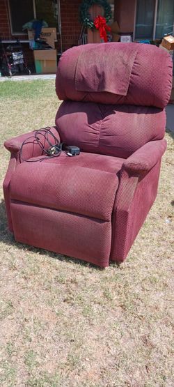FREE   Lift chair (Works)