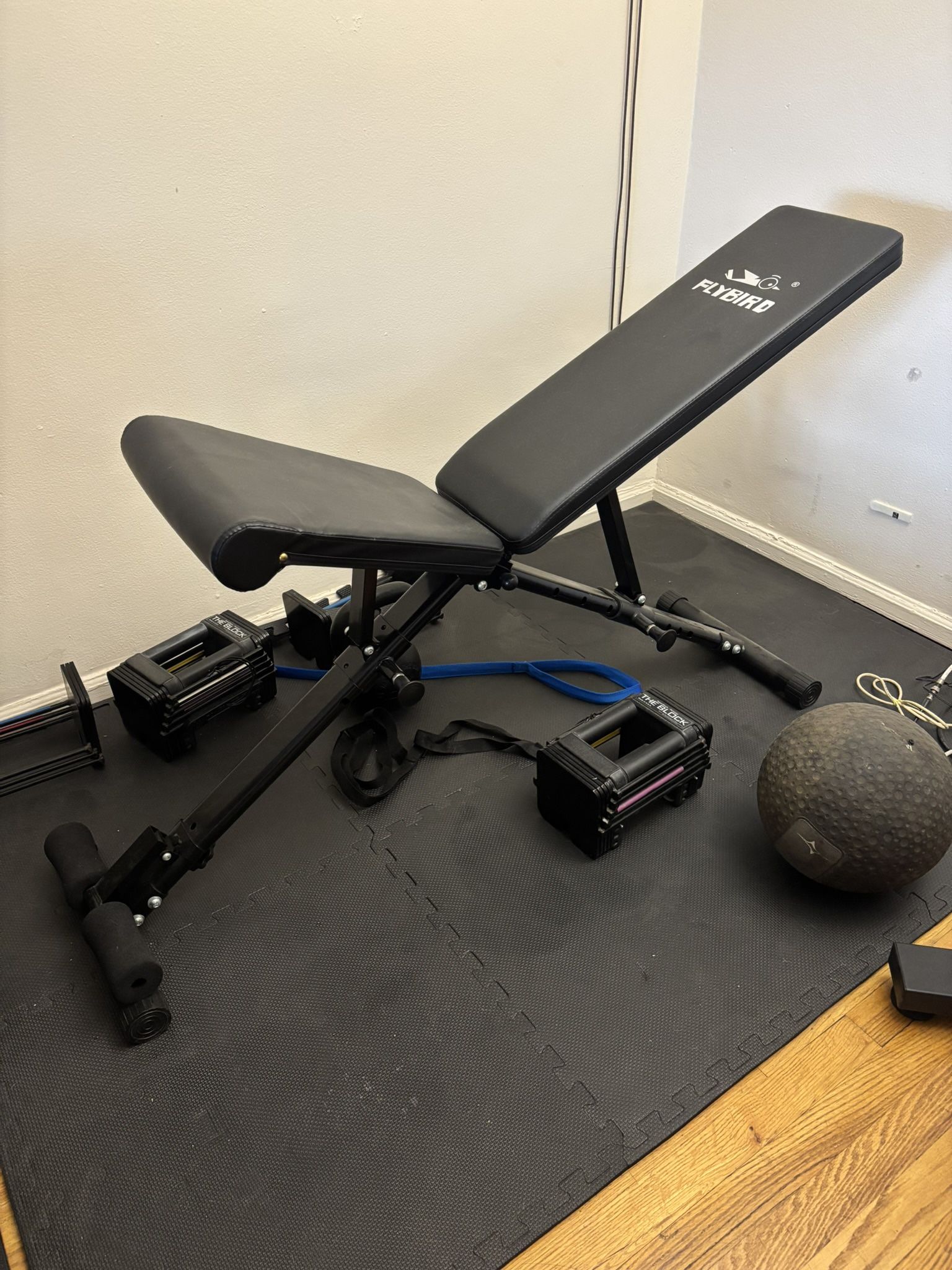 Adjustable bench