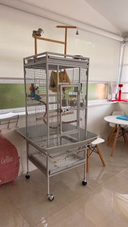 Quacker bird cage
