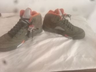 Women's size 7 Jordan 5 olive
