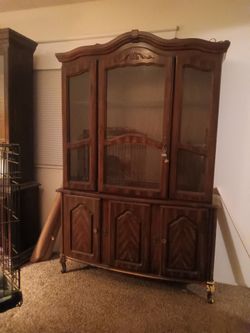 Cabinet & Kitchen Table