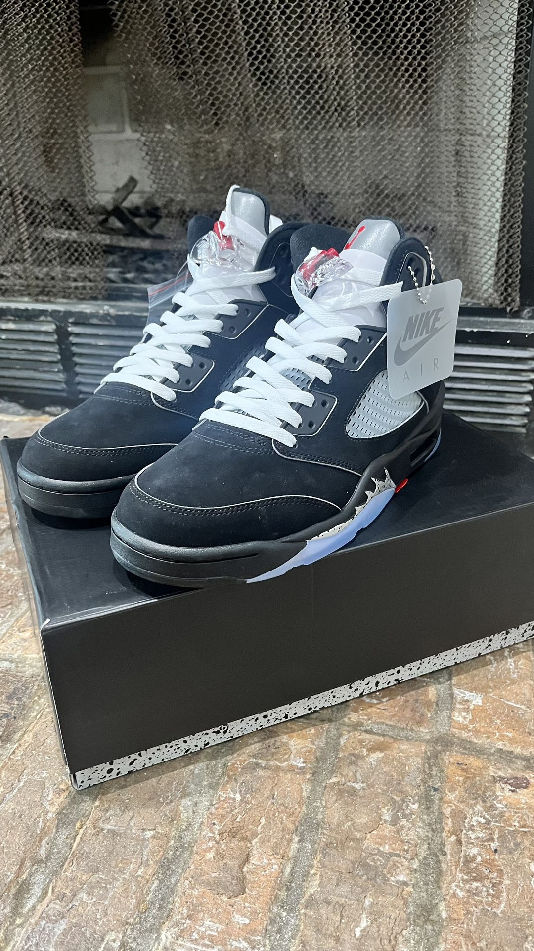 Jordan 5 Black Metallic size 8