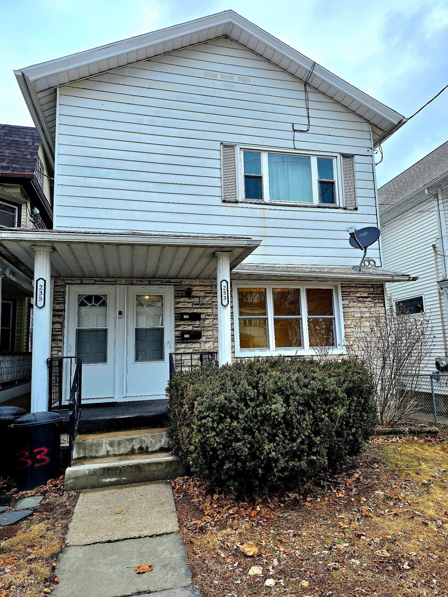 2 Bed 1 Bath Newly Renovated Home In Pittson.