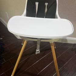 Convertible Baby High Chair – Good Condition