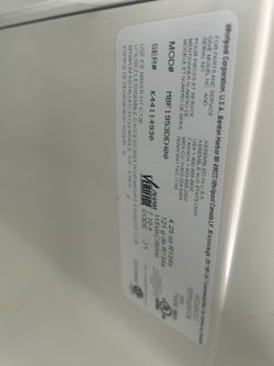 Appliance fridge and bottom freezer