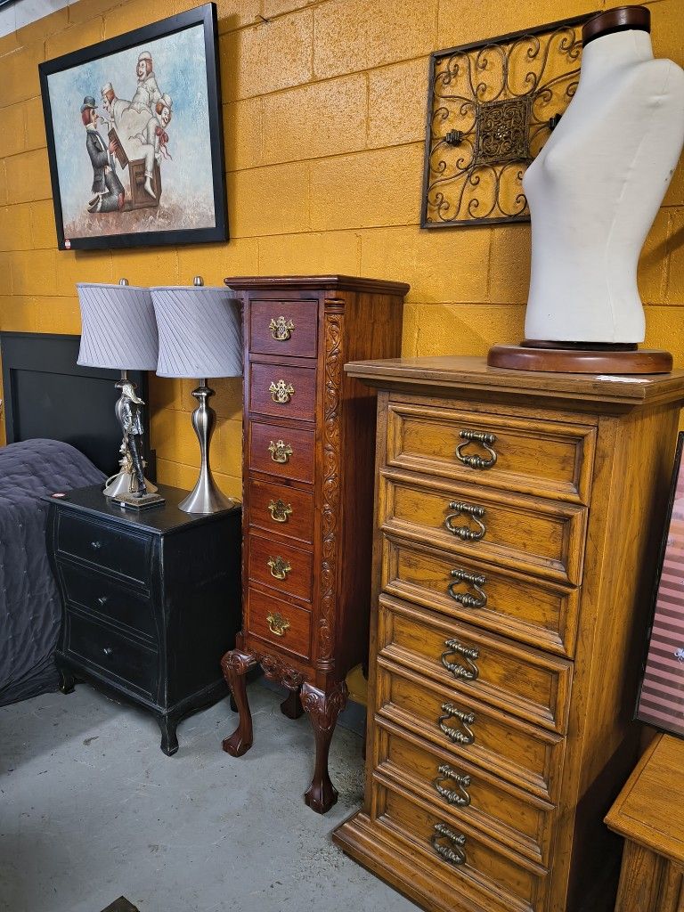 Gorgeous skinny chest of drawers with claw feet For Sale