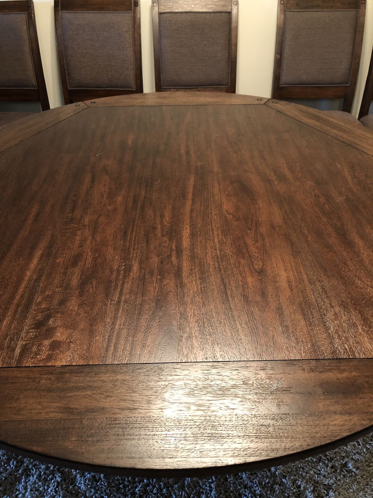 Ashley Furniture 60” Round Dining Table & 6 Chairs for Sale in Covington, LA - OfferUp