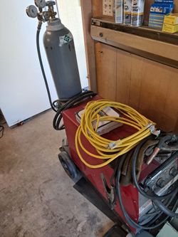 Welder Lincoln wirematic 250
