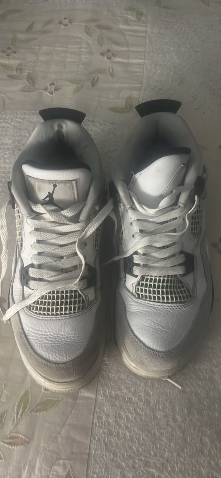 Jordan 4 White Thunder