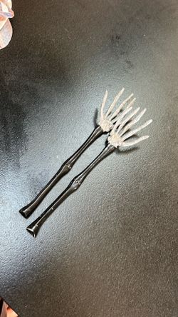 Halloween Tongs 2pc