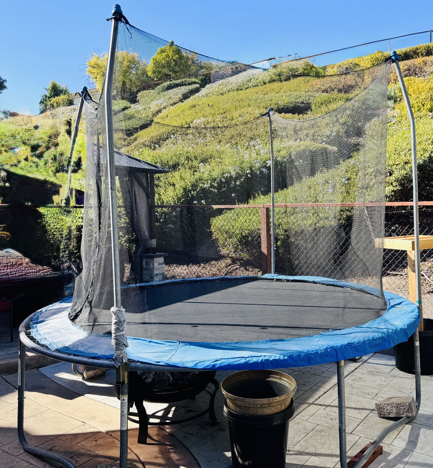 Trampoline 10’ $40 Or Best Offer