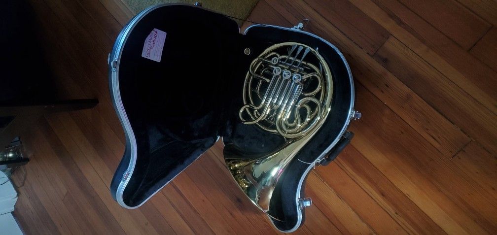 French Horn - Lightly Used