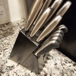 $50.00 - J.A. HENCKELS (12PC) Stainless Steel Knife & Hardwood Block! Made In Germany!  Great Condition!