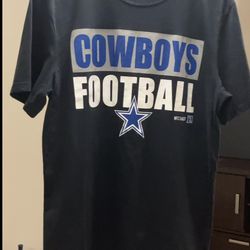Dallas Cowboys Football T-Shirt -Men's Size Medium