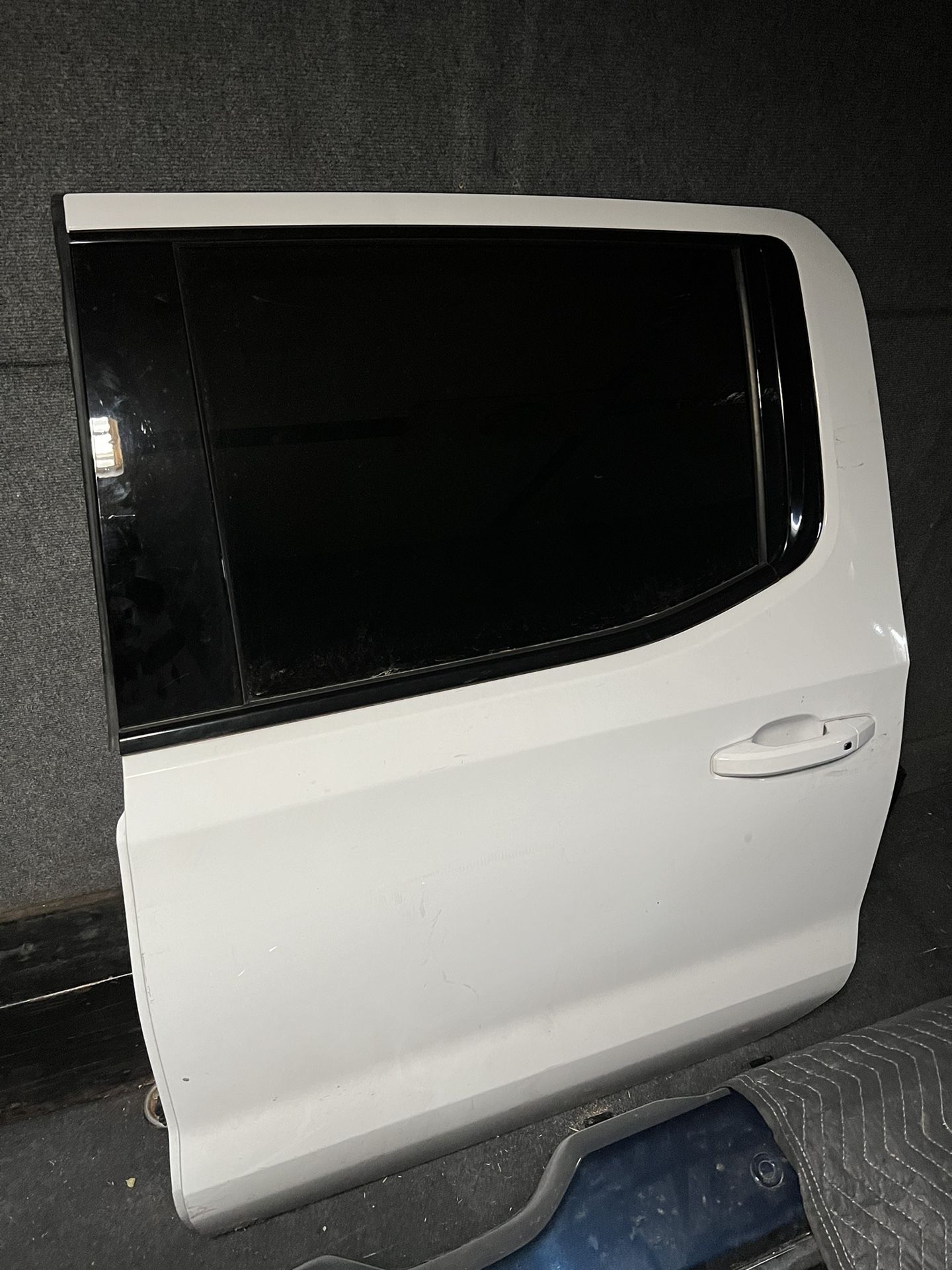 2019+ Sierra Silverado 1500 Driver Rear Door