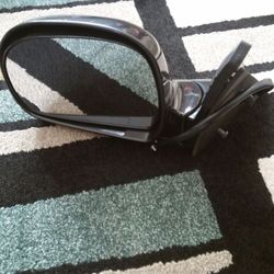 Brand new drivers side mirror 4 a blazer