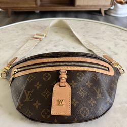 Louis Vuitton High Rise bumbag (like new) Authentic 