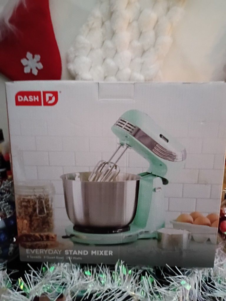 Dash Stand Mixer