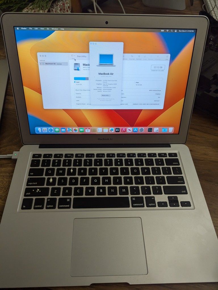 MacBook Air 13" Ventura OS Read Description 