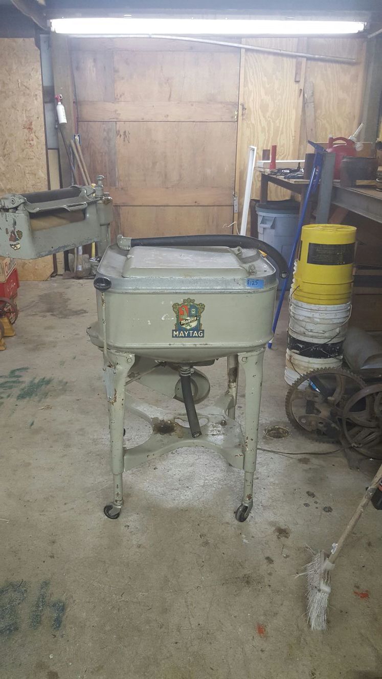 Antique Maytag Wringer Washing Machine