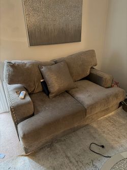 Gray couch must pick up