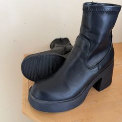 New Boots Size 8