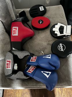 Boxing training gear with gym bag