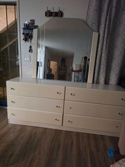 Italian dresser