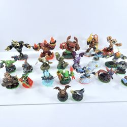 Skylanders Adventure Lot of 23 Figures Crystals Activision Portals Fast Shipping