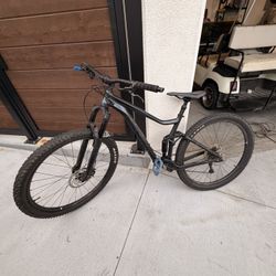 Giant Stance 2 Mountain Bike