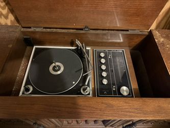 1968-70 Antique Record Admiral Record Player & Cabinet