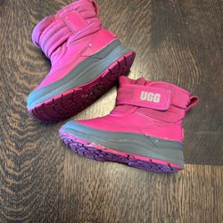 Ugg Snow Boots 
