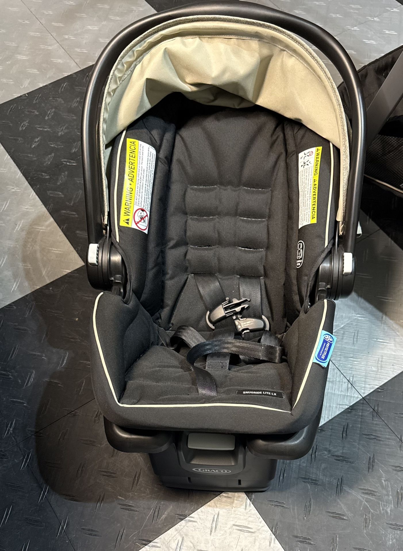 New Car Seat/Stroller With Base