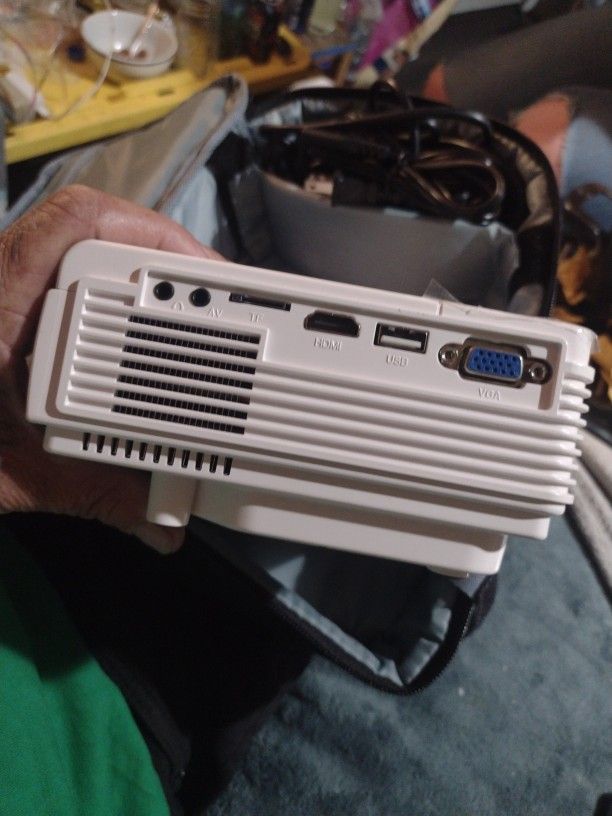 Brand New Vankyo Projector 