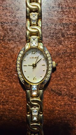 Womens elgin quartz watch