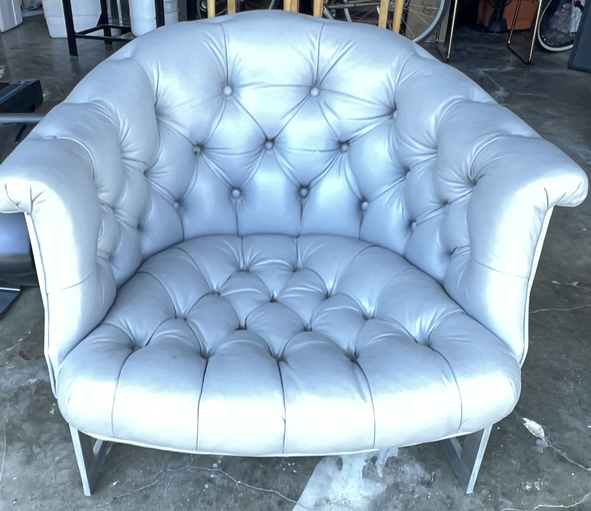 GRAY GENUINE LEATHER STAINLESS STEEL BASE LOUNGE CHAIR