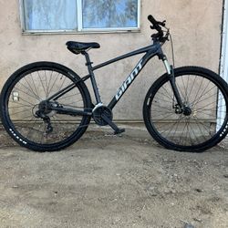 Giant Talon Mountain Bike
