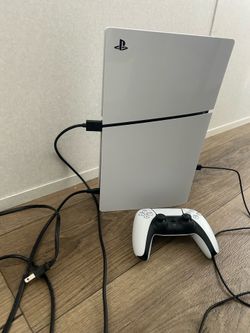 PLAY STATION 5 WITH BOX