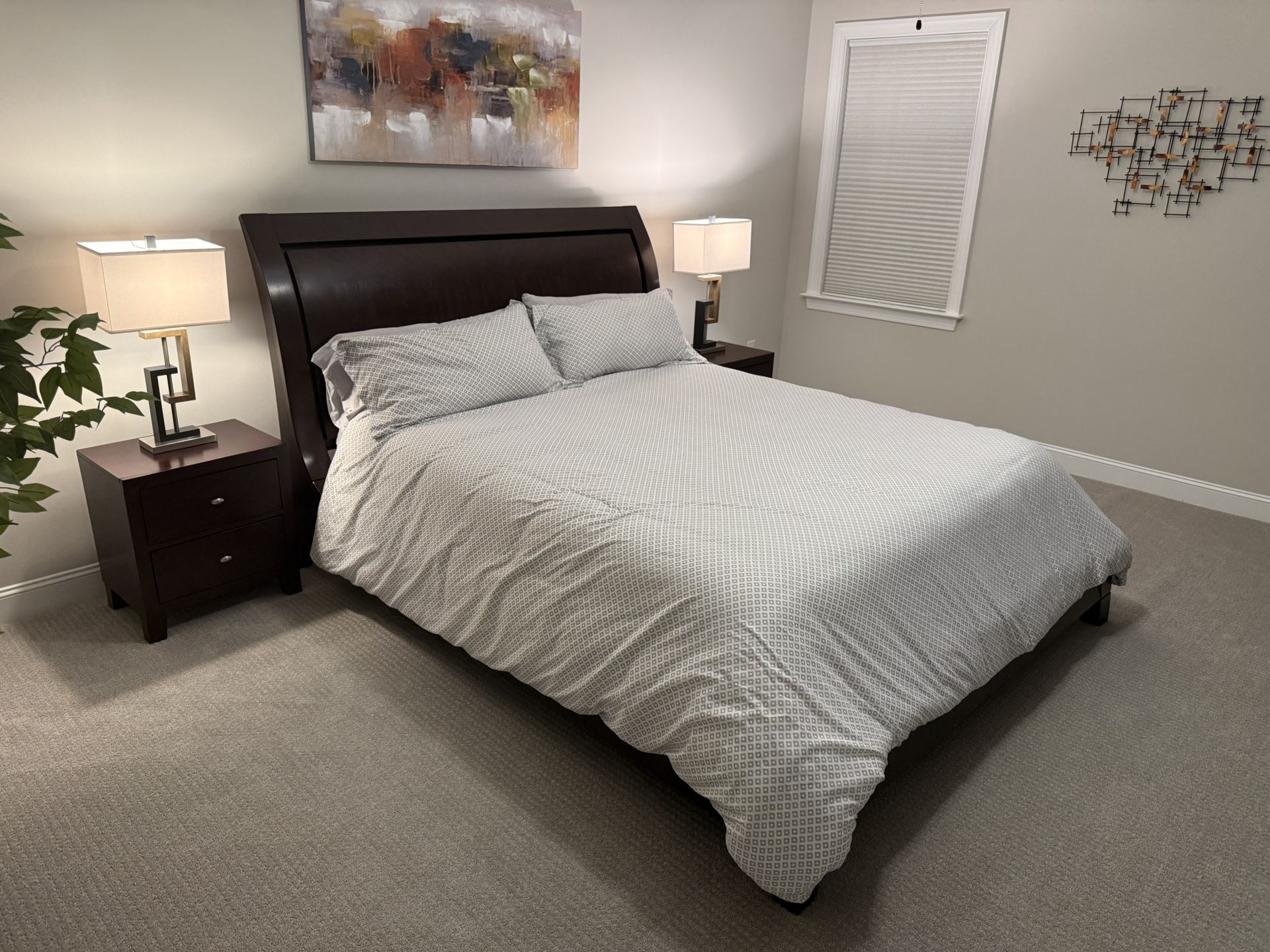 Cali King Bed With 9 Drawer Dresser And 2 Nightstands