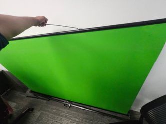 Green Screen With Tripod