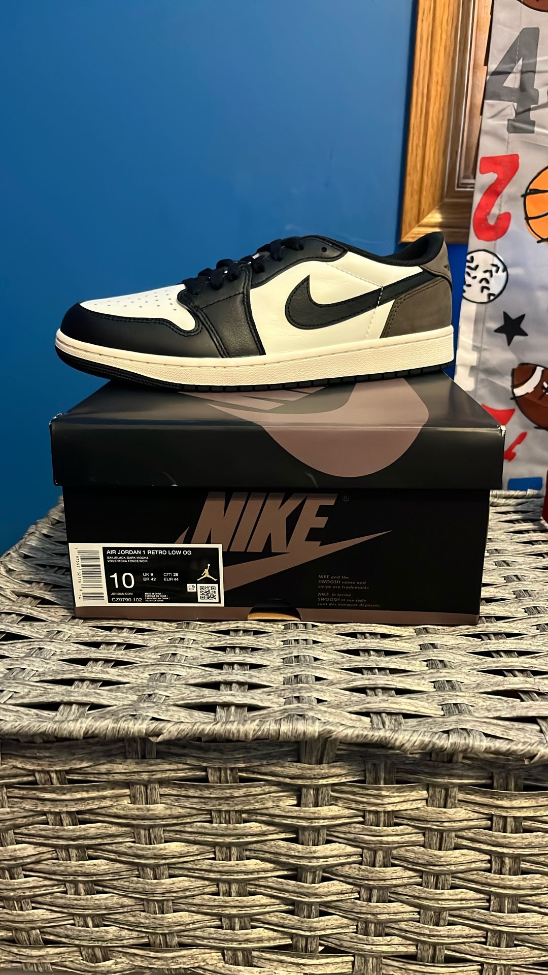 Jordan 1 Low OG Mocha DS