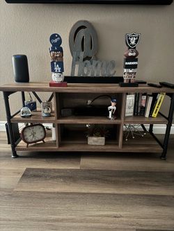 Entertainment center