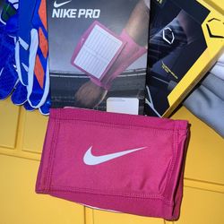 NEW Nike Playcoach Dri Fit Wristband Pink Breast Cancer Awareness