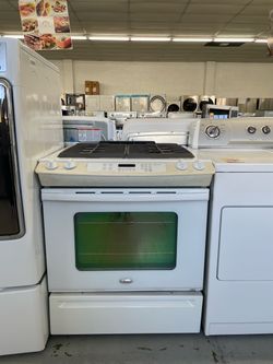 Used Whirlpool 30” Slide In Gas Range / 3 Months Warranty