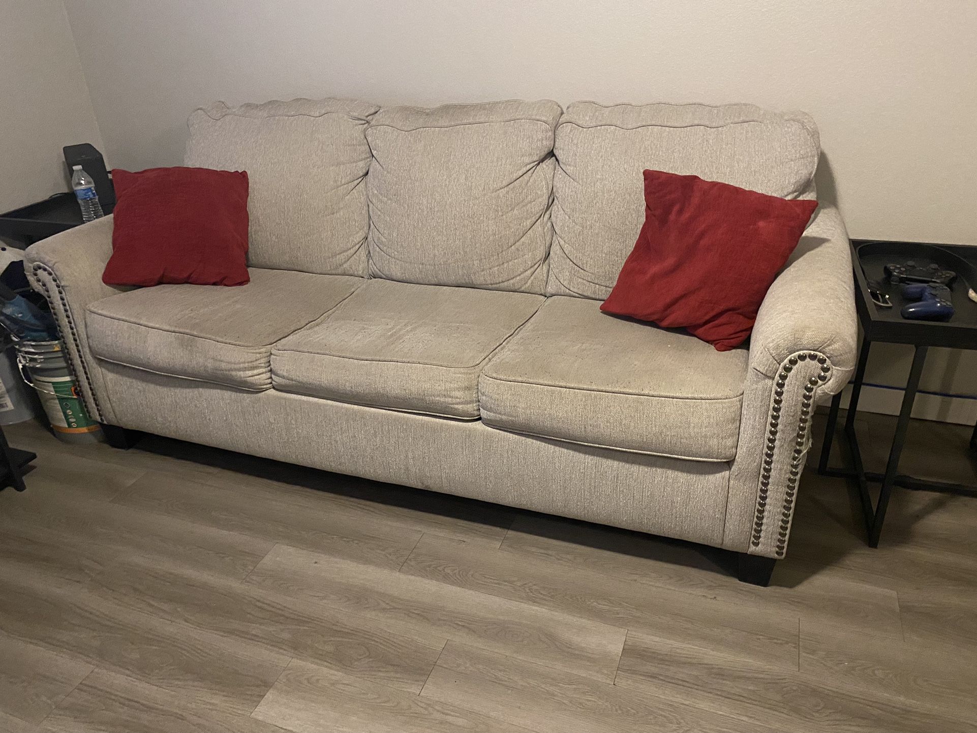 Couch With Pull Out Bed 